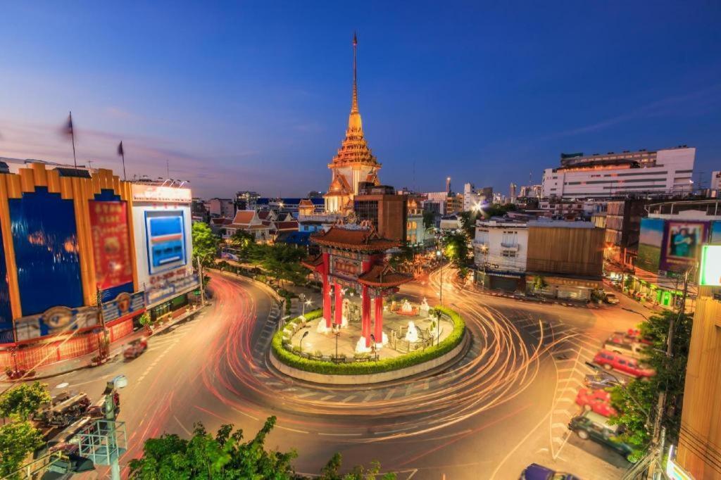 Intown Residence Bangkok Bagian luar foto