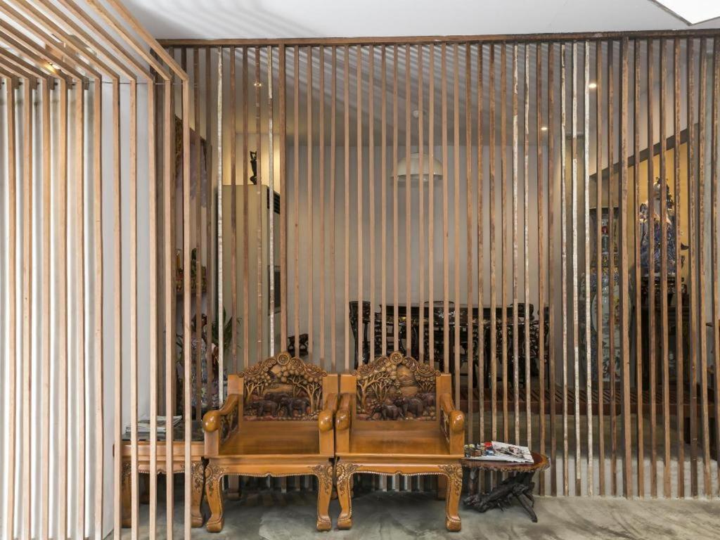 Intown Residence Bangkok Bagian luar foto