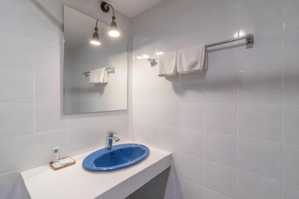 Intown Residence Bangkok Bagian luar foto