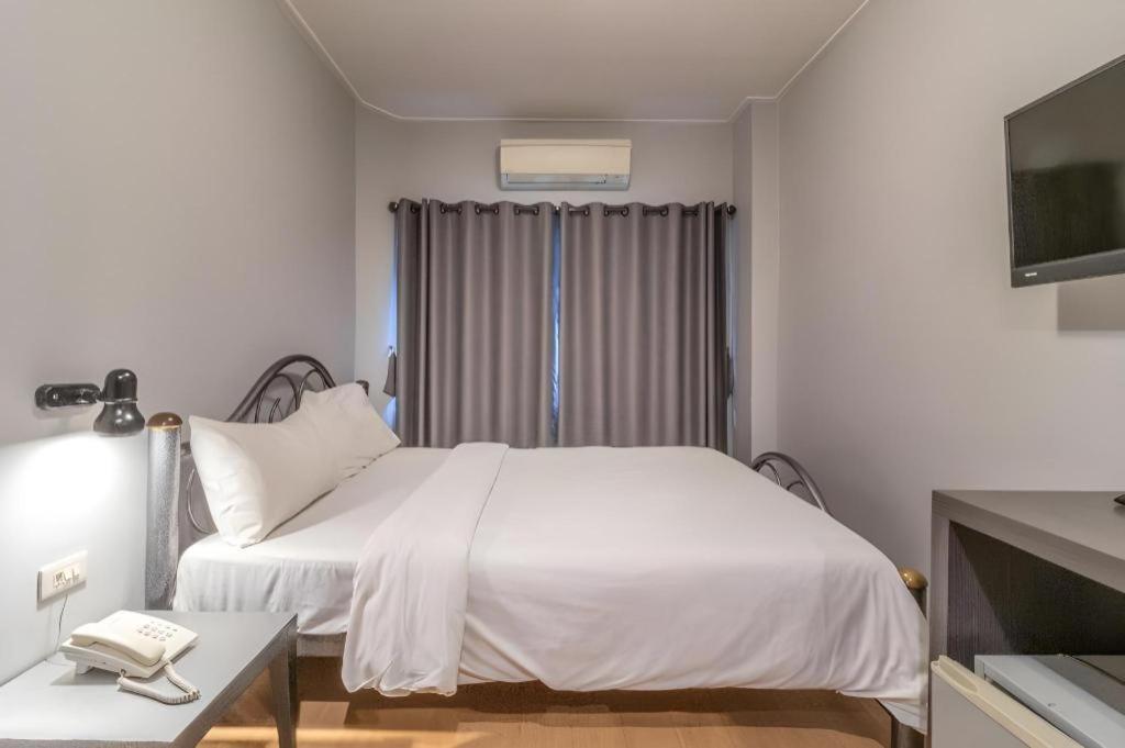 Intown Residence Bangkok Bagian luar foto