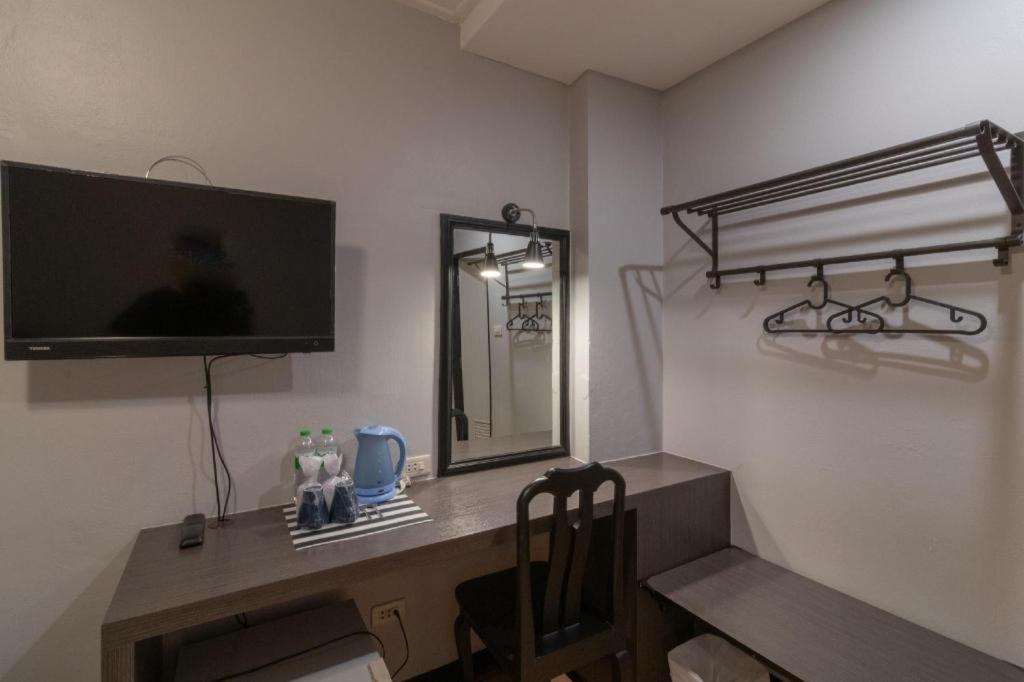 Intown Residence Bangkok Bagian luar foto